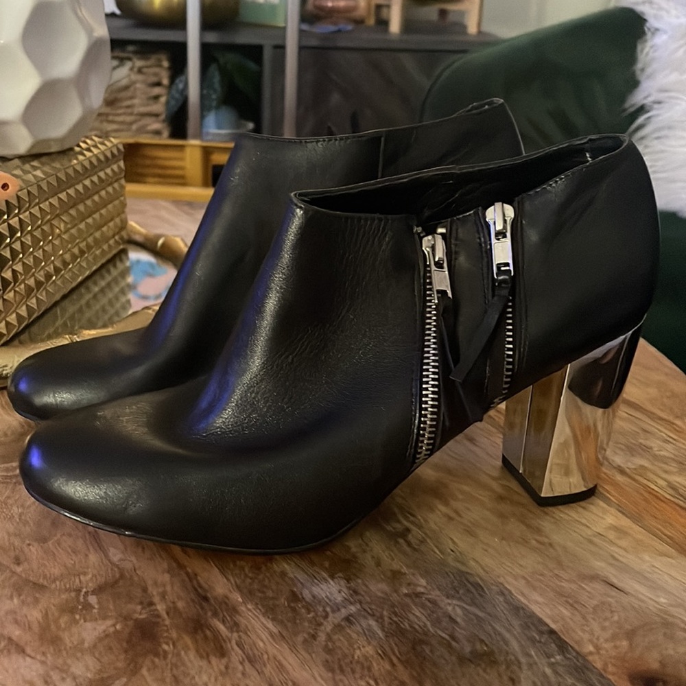 Size 10 dolce vita booties never worn! Mirrored heel so cute